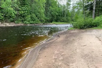 Image de Superbe chalet bord de La Belle Rivière