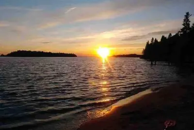 Image de Chalet Petit-Jaune Bord du Lac-St-Jean/plage/kayak