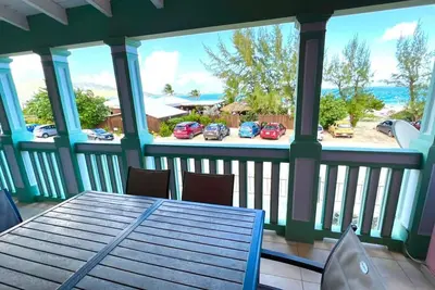 Image de Incroyable duplex de 4 chambres avec vue de la plage