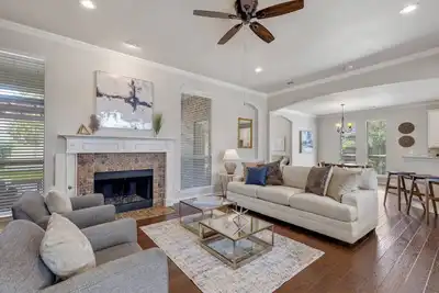 Image de Tch - Spacious 4bd/2. 5ba McKinney Home w/Workspace