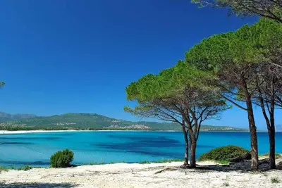 Image de Villa between the hills and the sea