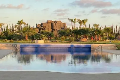 Image de Villa de luxe avec piscine et cascade en pension complete