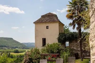 Image de Maison à Beynac dans grande propriété avec piscine