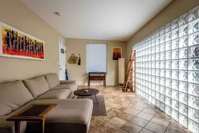 Image de Fast/Direct Airport and Downtown Access