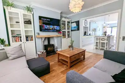 Image de Bright & modern 4 bed home + garden + free parking