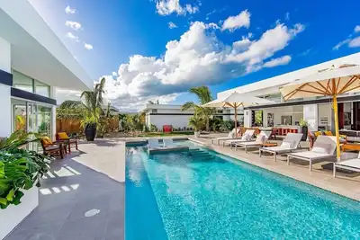Image de Beachside Family Retreat with Pool - White Villas