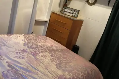 Image de Lake Front Cottage Property