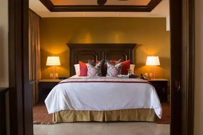 Image de Luxurious Master Suite at The Grand Solmar Lands End Resort