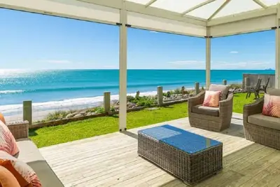Image de Lazy days beach front cottage