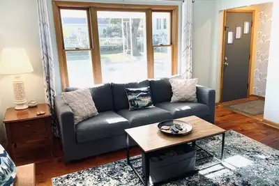 Image de Relax at Redberry House—just blocks from downtown and Lake Mi beaches