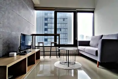 Image de ★ Bright, Stylish Condo @ 218 Macalister Georgetown