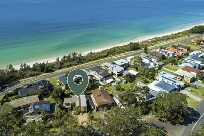 Image de Husky Big Beach - Belle Escapes Jervis Bay