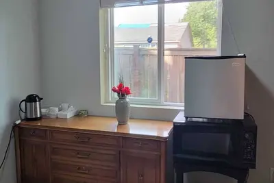 Image de 1 Bed Private room with parking, patio, and gym