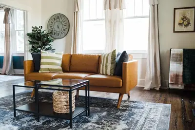 Image de Cozy 3br Home with Fenced Yard & King Beds