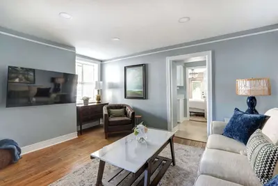 Image de The Harcourt Manor - Historic Garden Apartment