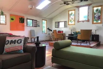 Image de Historic Converted Church - 5 minutes from Lake Michigan!