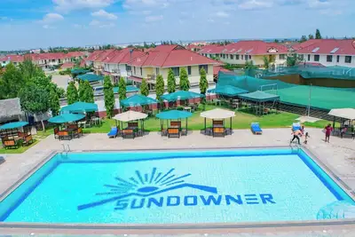 Image de Cheerful 4-bedroom with a pool