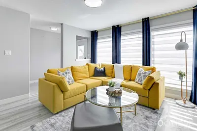 Image de Bonnie Doon. New Infill. 3bd/2. 5bth. Garage parking.