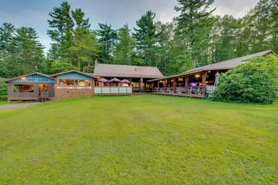 Image de Handcrafted Log Cabin in Candor: Group Getaway!