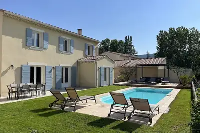 Image de Villa de 6 chambres avec piscine et vue sur les vignes