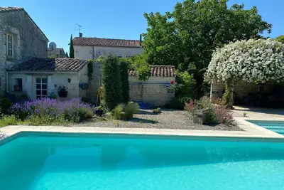 Image de calme et repos garantis  au cœur des vignes Charentaises