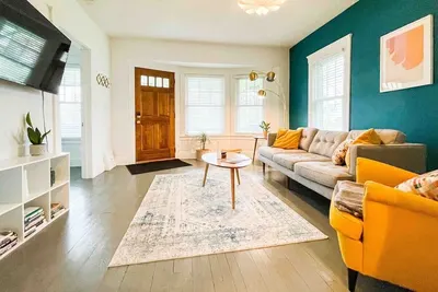 Image de The MidCentury Modern 5 min to Airport Pets!