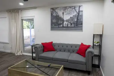 Image de Safe and Quiet Neighborhood, Close to Downtown Austin! ! !