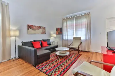 Image de Centrally Located Impeccable Apartment Unit w/Bbq