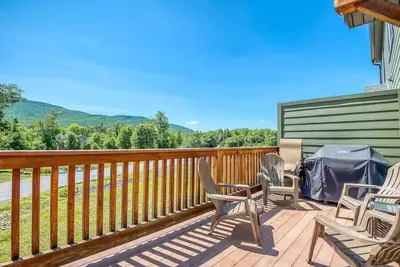 Image de Luxe 4-Bedroom Townhome In The Heart Of White Mountains!