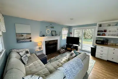 Image de Only a Half of a mile to Crosby Landing Beach in Brewster on Cape Cod Bay. Pets Considered.