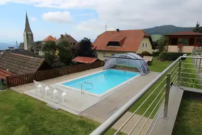 Image de Appartement avec grand balcon et piscine