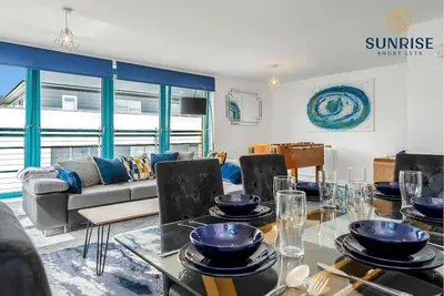 Image de PentHouse - 3 King Beds