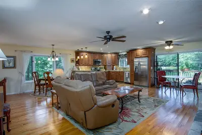 Image de Connestee Lakefront Retreat | 3 Bed, 3 Bath