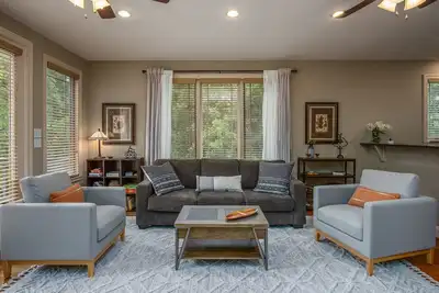 Image de Brevard Basecamp | 4 Bed, 4 Bath