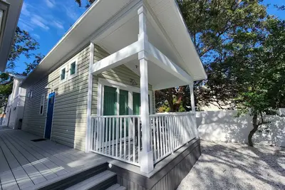 Image de Coastal Tiny Home on Pinellas Trail w/ Heated Pool