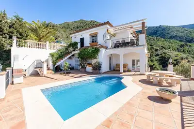 Villa with Stunning Views & Private Pool