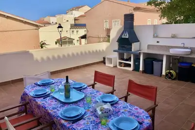 Image de Villa within walking distance of the beach and downtown