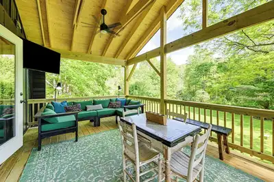 Image de Highlands Cabin on Buck Creek ~ 8 Mi to Town!