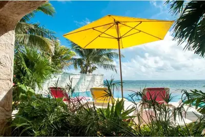 Image de Casa Del Sol Beachfront 7 Bedrm Villa, Infinity Pool, Sleeps 12-16 Option: 5 Rms