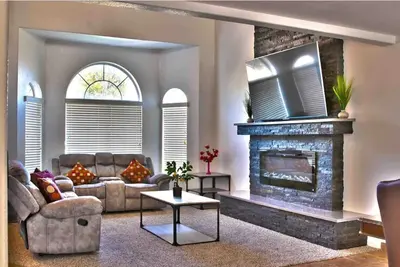 Image de Newley remodeled and furnished home!