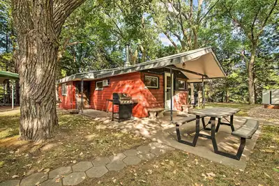 Image de Plum Creek Retreat w/ Beach near Johnson Lake