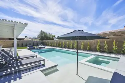 Image de Quintessential Desert Oasis w/ Pool, Spa & Firepit