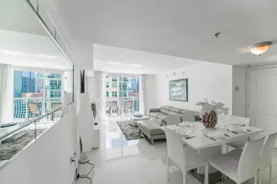 Image de The Club 2315 · Brickell 2 Bed  2 Bath Bayview