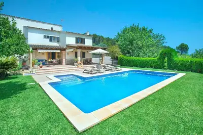 Delightful Family Villa, Panoramic Countryside Views, A/C, Private Pool close to Pollenca & Beaches