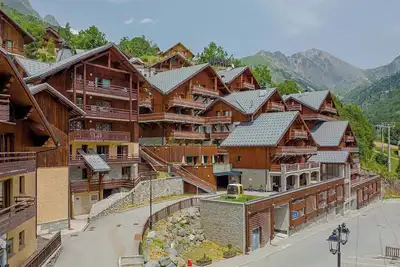 Image de Centre-ville! Studio pour 4 + proche des remontées