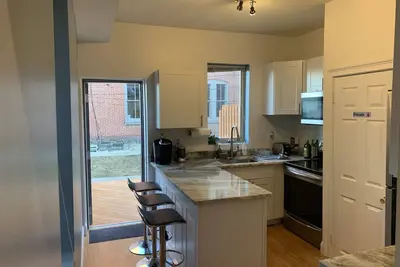 Private townhouse near downtown and state park