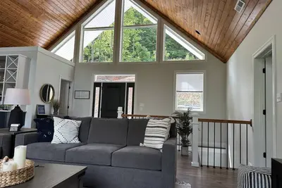 Image de New Build, Waterfront 6 Bedroom and 6. 5 Bath House on Norris Lake in Big Creek.