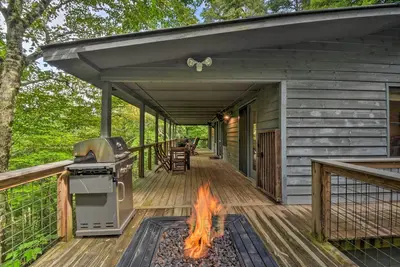 Image de Cozy Clayton Cabin w/ Deck & Mountain Views!