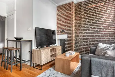 Image de Sleek Nolita 1br w/ W/D, nr SoHo, by Blueground