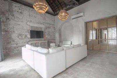 Image de Luxury 8 Bedroom Mansion in Old City Best Location